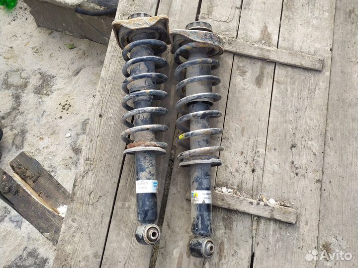 Стойки задние Audi 100 45 к