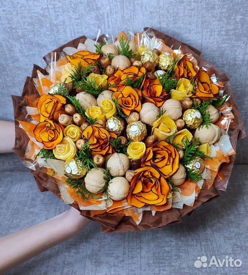 Букет из сухофруктов, орехов и конфет