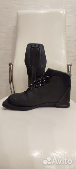 Лыжные ботинки детские 36 размер