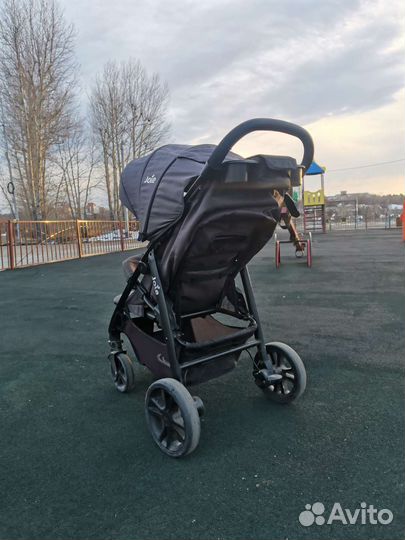 Прогулочная коляска joie litetrax 4