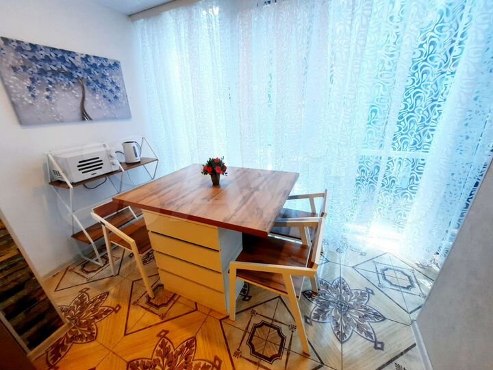 2-к. квартира, 60 м², 1/4 эт.