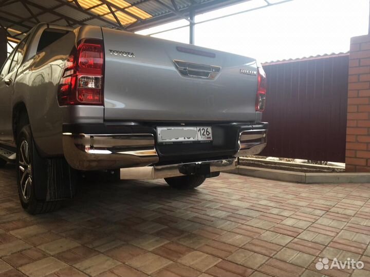 Фаркоп для Toyota Hilux с 2015, съемный квадрат