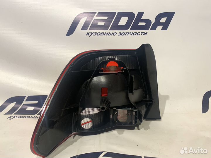 Фонарь задний VW polo 10-14 правый