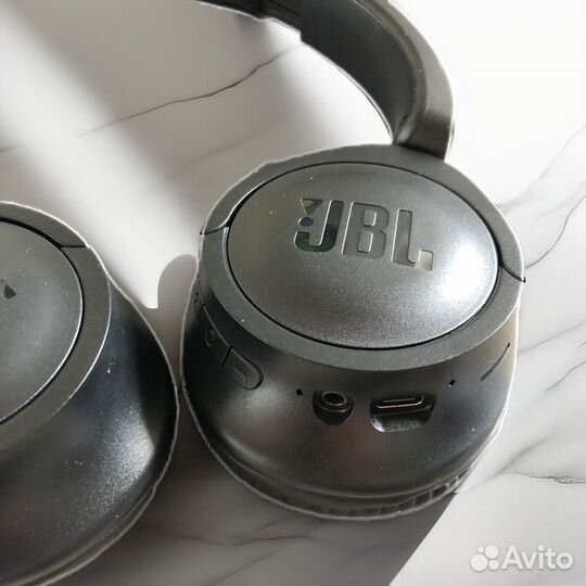 JBL Tune 1100 чёрные/бежевые