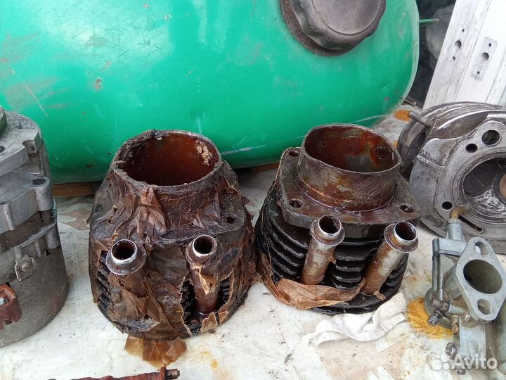 Цилиндры двигателя от мотоцикла Урал