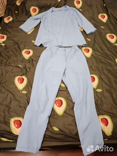 Платья и костюмы женские 44-46 размер