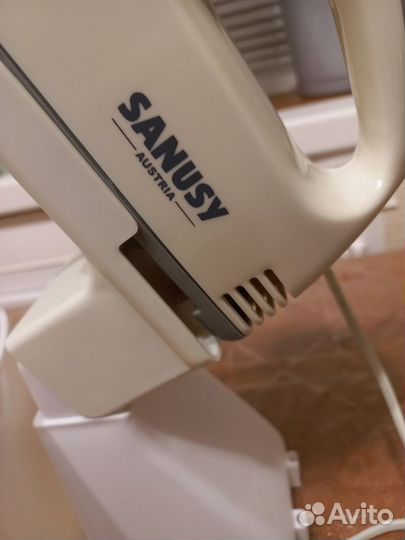 Миксер кухонный с чашей