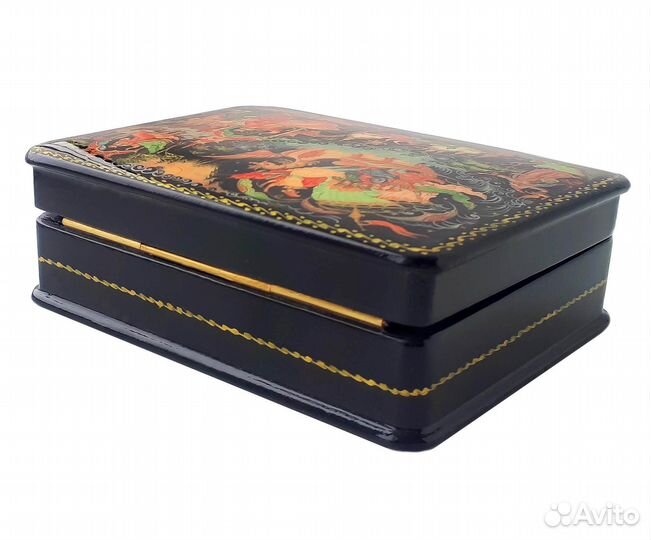 Шкатулка лаковая