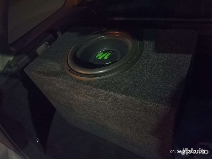 Автомобильный сабвуфер