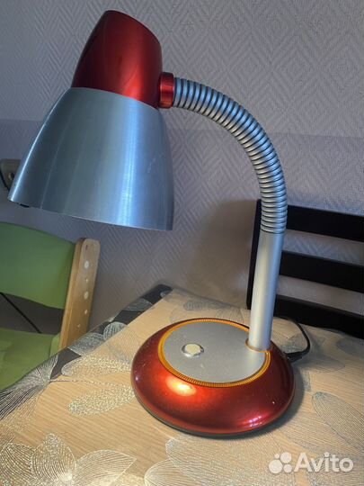 Лампа настольная