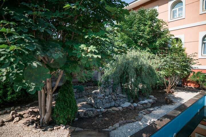 Дом 1113 м² на участке 22 сот.