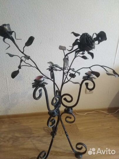Подсвечник с розами ковка
