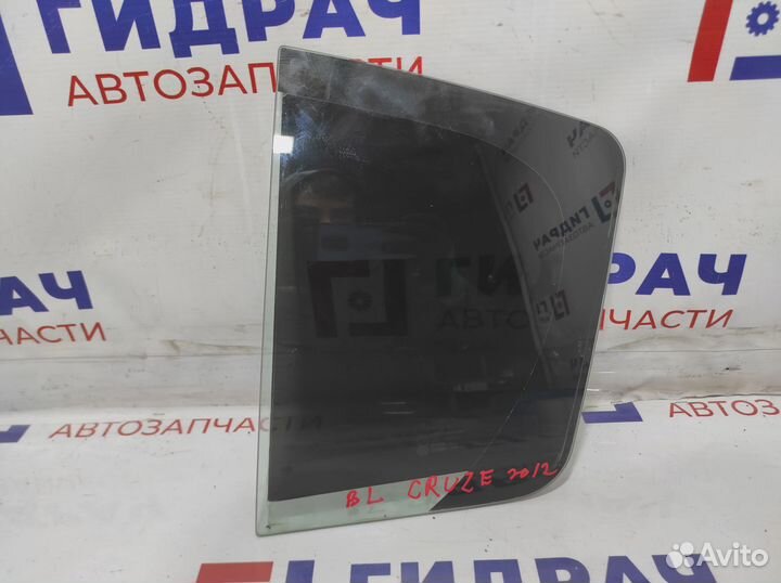 Стекло двери задней левой (форточка) Chevrolet Cru