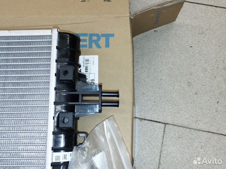 Радиатор охлаждения МКПП Opel Astra H, Zafira B