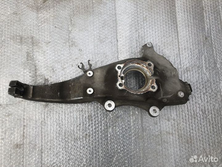 Кулак передний правый BMW 7 F01 F02 08-12