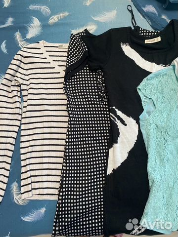 Отдам за шоколадку одежду