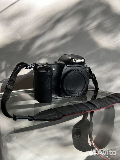 Зеркальный фотоаппарат canon 20d