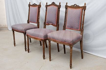 Три антикварных стула в стиле классицизм