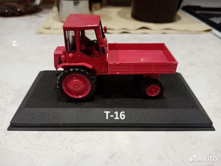 Модель трактора