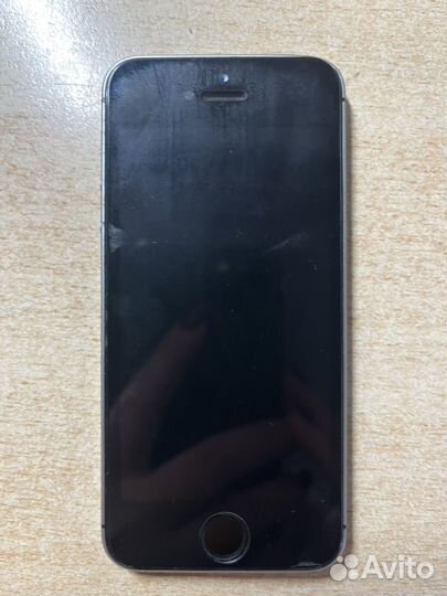 iPhone SE, 32 ГБ