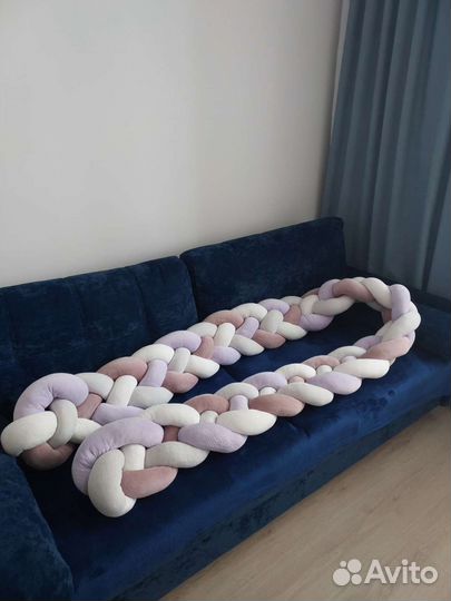 Бортики в кроватку косичка. Забронировано