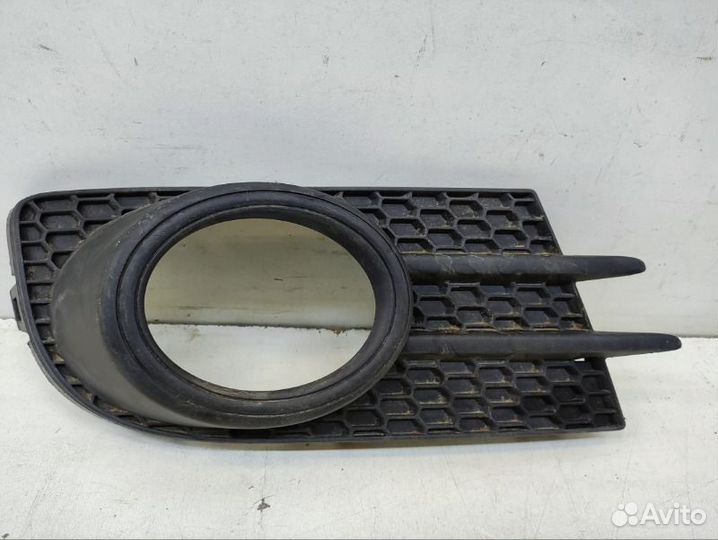 Решетка бампера передняя правая Volkswagen Tiguan