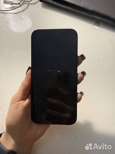 iPhone 12, 64 ГБ