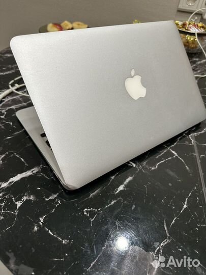Ноутбук Apple MacBook Air 11 Core i5/480SSD