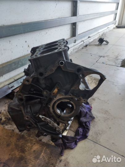 Блок цилиндров 2.8 audi