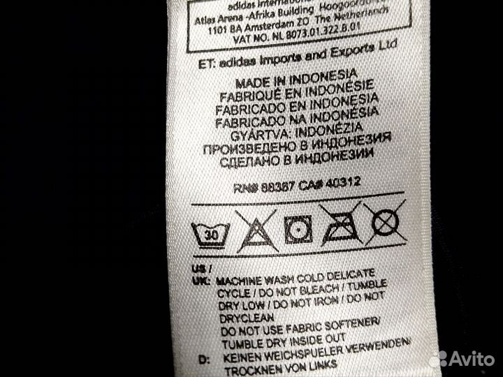 Куртка Adidas р. S оригинал женская