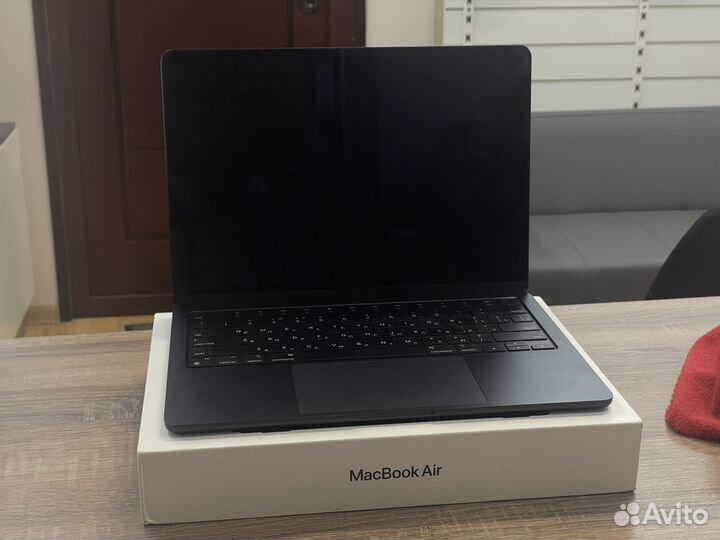 MacBook Air 13 2022 M2/8/256GB