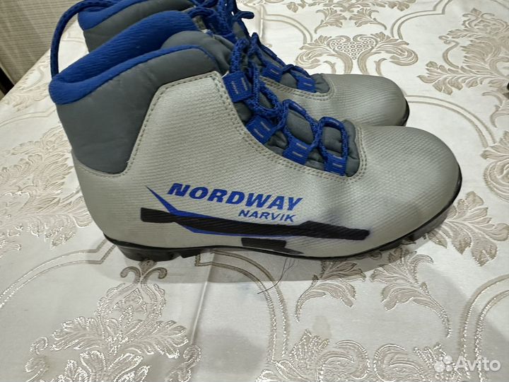 Лыжные ботинки