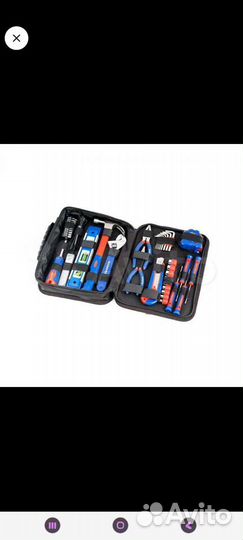 Набор инструментов в чемодане