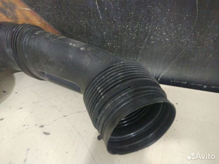 Патрубок впускной Volkswagen Touareg 7L AZZ/3 2003