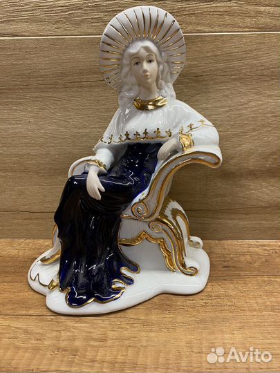 Фарфоровые статуэтки Трио