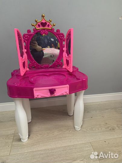 Макияжный стол детский