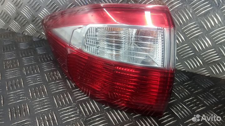 Фонарь Ford C-Max (2003-2010)