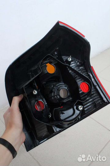 Фонарь задний для Toyota corolla 2005 года