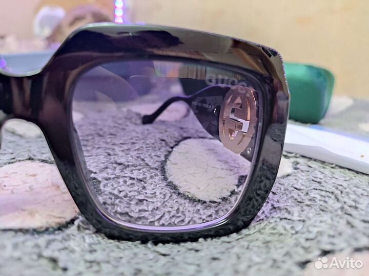 Солнечные очки gucci