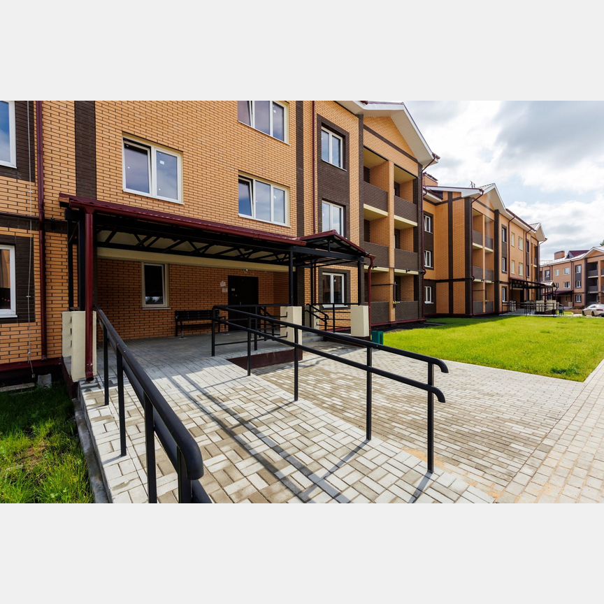 2-к. квартира, 63 м², 1/3 эт.