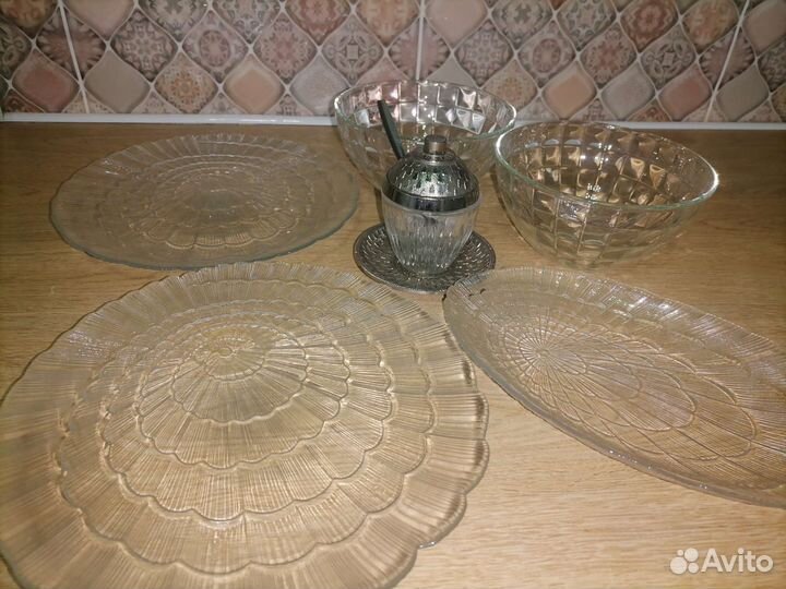 Набор посуды Салатники, поднос нержавейка