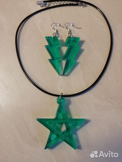 Украшения и брелки