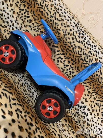 Машинка толокар