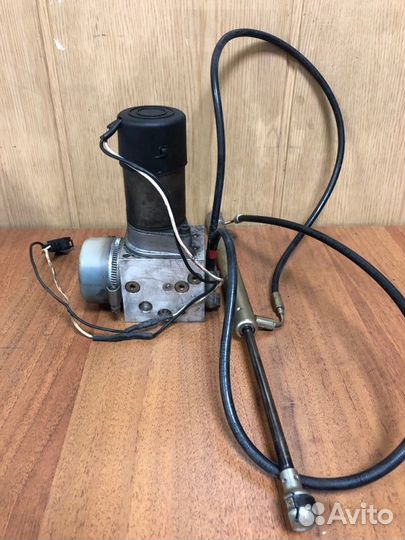 Насос привода багажника Mercedes-Benz S-Class W220