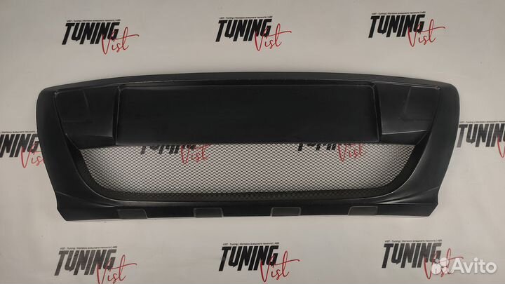 Решетка радиатора нижняя на Largus