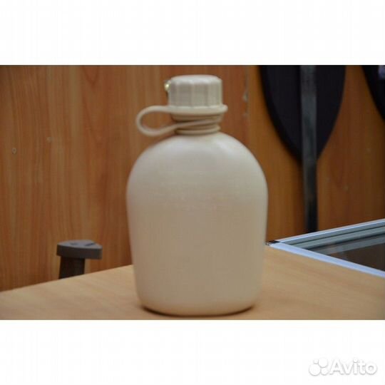 Фляжка туристическая пластиковая 1,9 л.Германия