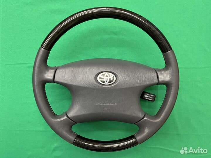 Оригинальный руль с косточкой черное дерево Toyota