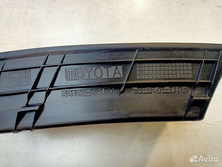 Окантовка противотуманной фары Toyota Corolla 120