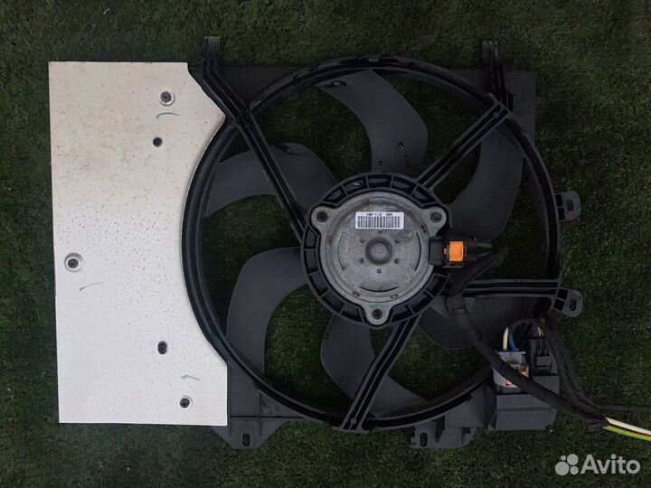 Диффузор радиатора Peugeot 207 WC WK 9682903980