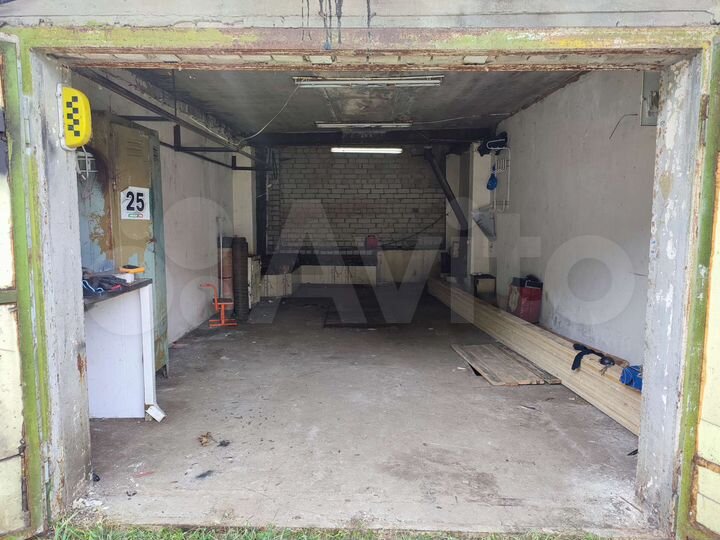 Гараж, > 30 м²